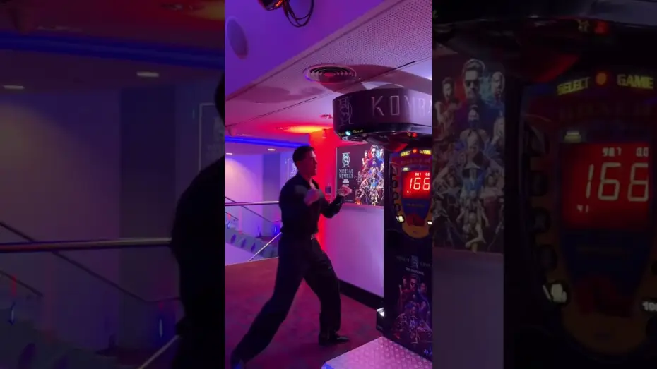 Видео к фильму Мортал Комбат 2 | When the training for MORTAL KOMBAT II pays off. London welcomes Lewis Tan!
