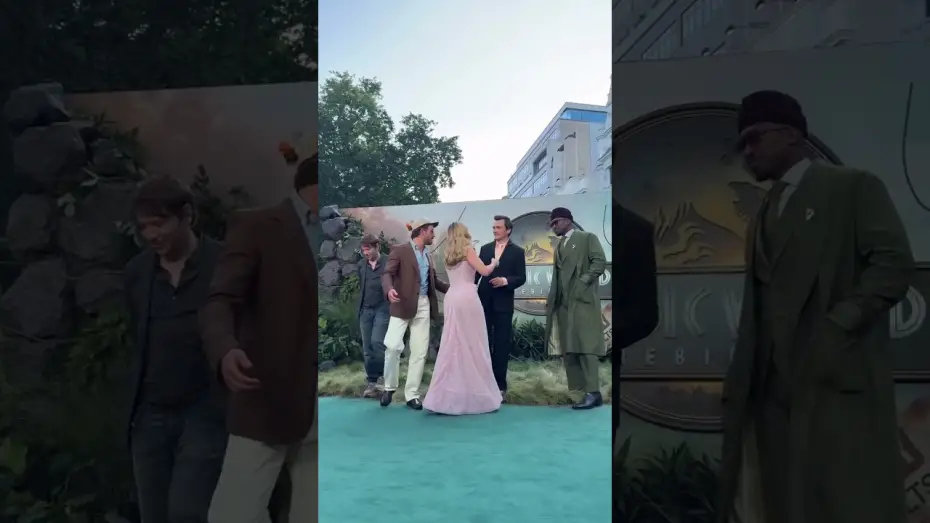 Видео к фильму Jurassic World Rebirth | The dino mite stars and Director of Jurassic World Rebirth