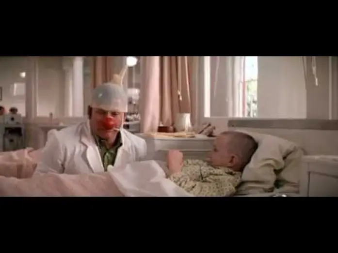 Видео к фильму Целитель Адамс | Patch Adams - L'incontro con i bambini