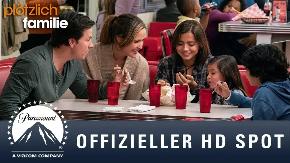 Видео к фильму Семья по-быстрому | PL&Ouml;TZLICH FAMILIE | OFFIZIELLER TRAILER | Paramount Pictures Germany