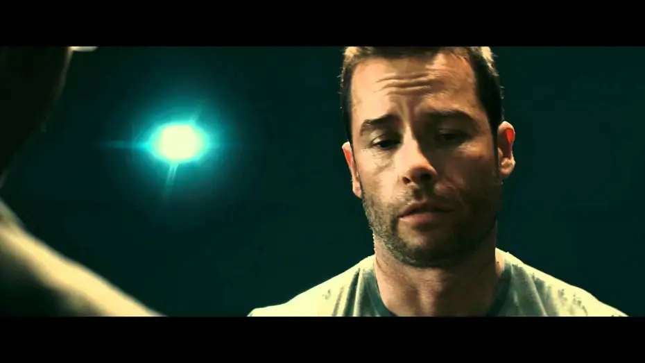 Видео к фильму Напролом | LOCK OUT (bande-annonce 1 VF)