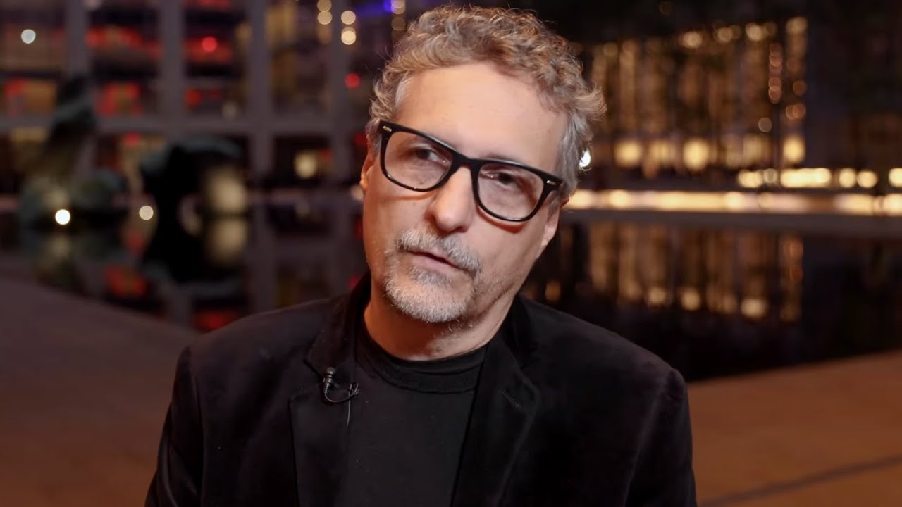 Видео к фильму Pictures of Ghosts | Pictures of Ghosts Director Kleber Mendon&ccedil;a Filho on Cinephilia and Moviegoing