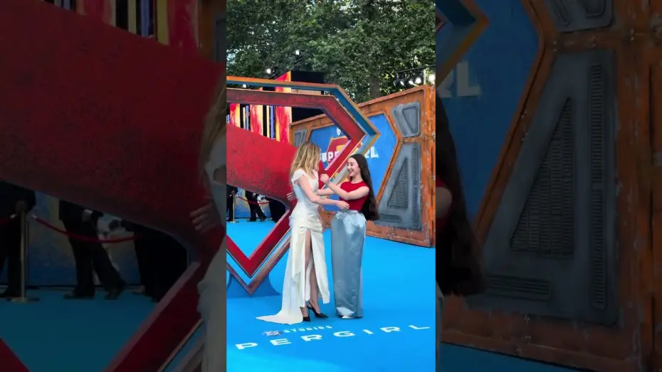 Видео к фильму Супергёрл — A sweet surprise as Milly Alcock & Eve Ridley team up in London for SUPERGIRL.