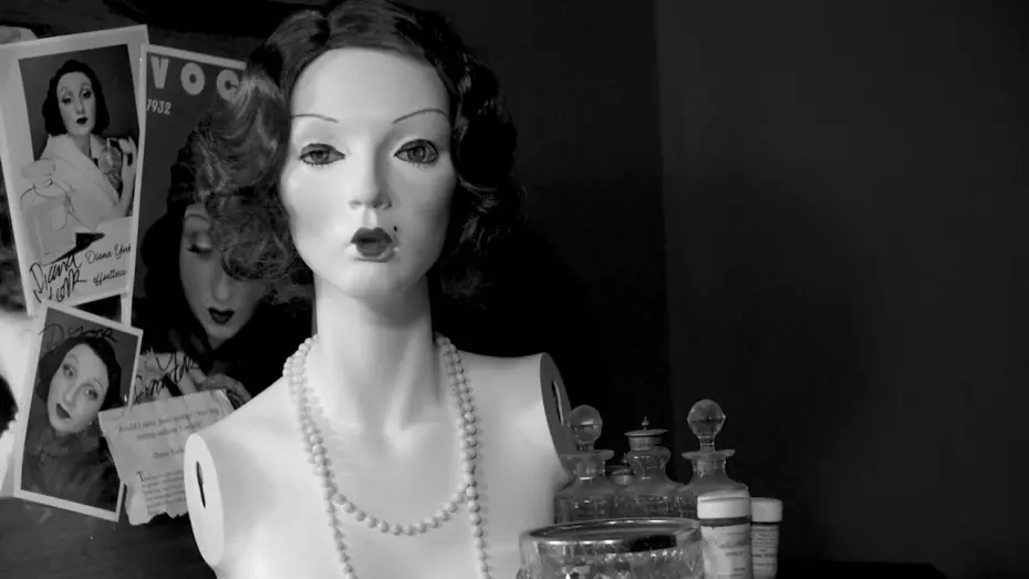 Видео к фильму Box Office Poison | BOX OFFICE POISON