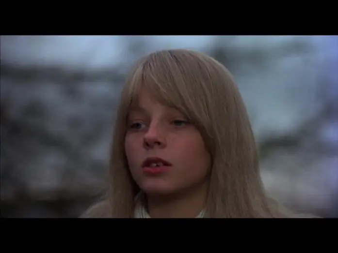 Видео к фильму Девочка живущая вниз по переулку | Sad Cafe - Strange Little Girl