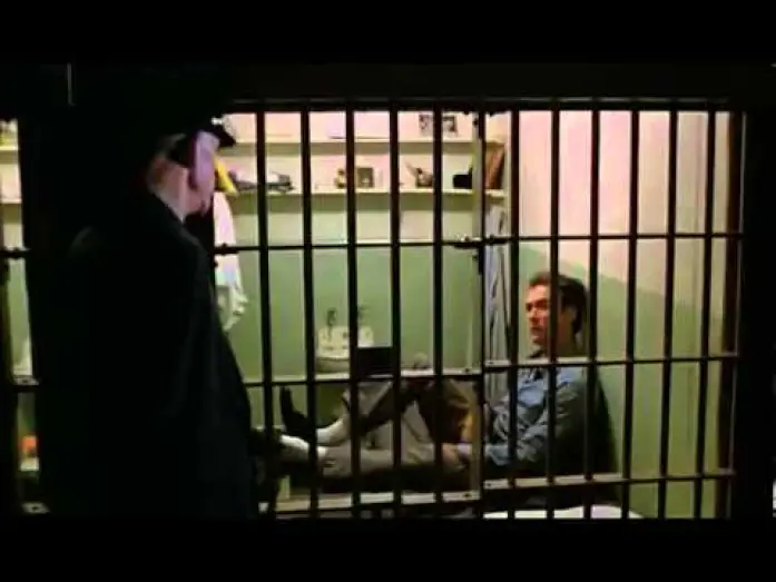 Видео к фильму Побег из Алькатраса | l'&eacute;vad&eacute; d'Alcatraz - Escape from Alcatraz (1979)