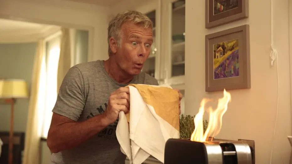 Видео к фильму Не все дома | Трейлер №1