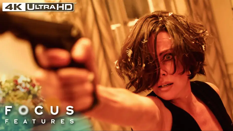 Видео к фильму Взрывная блондинка | Lorraine Takes out a KGB Squad