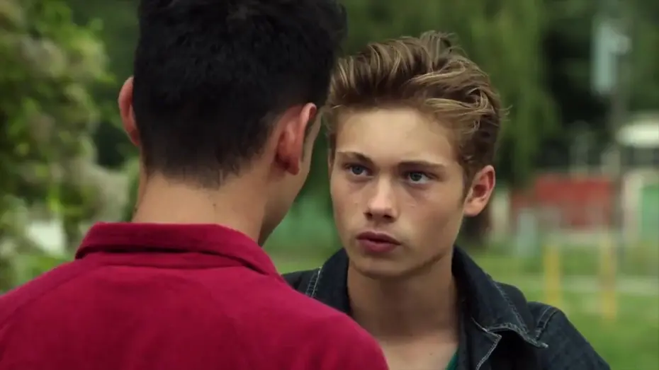 Видео к фильму Поцелуи украдкой | Hidden Kisses (2016) Trailer