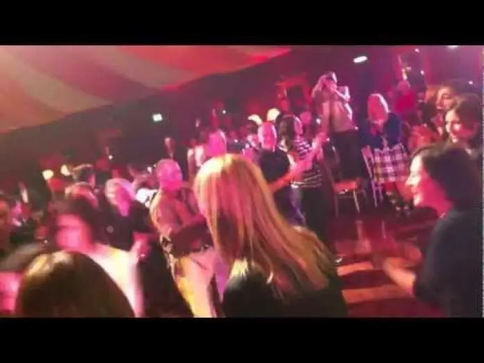 Видео к фильму Храбрая сердцем | Moments with MAndrews - "Dancefloor"