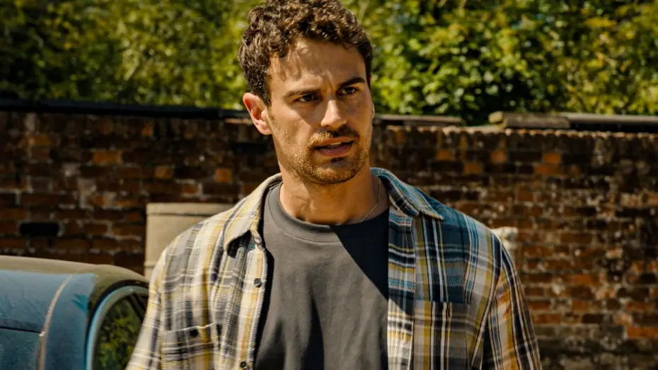 Видео к фильму Ограбить Лондон — Theo James Betrays His Team