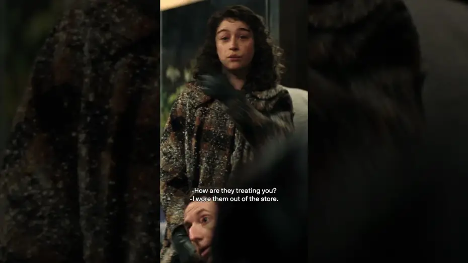 Видео к фильму Марти Великолепный | Him, with the glasses.