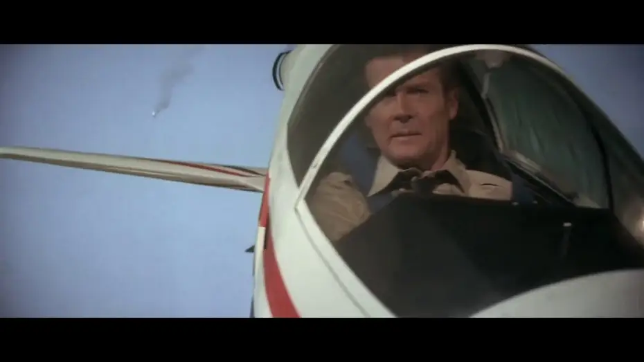 Видео к фильму 007: Осьминожка | Acrostar Jet
