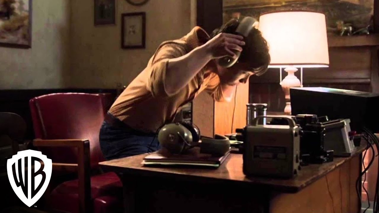 Видео к фильму Заклятие | Somebody's With Her