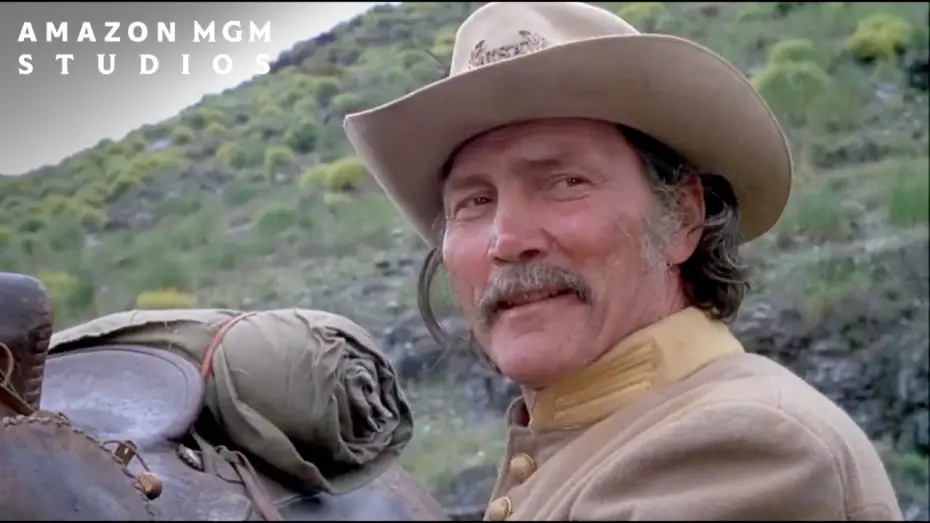 Видео к фильму Земля Чато | Chato Destroys The Canteens