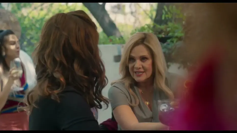 Видео к фильму Reinvented Mom | Mam&aacute; Reinventada | Tr&aacute;iler Oficial | Cinemex