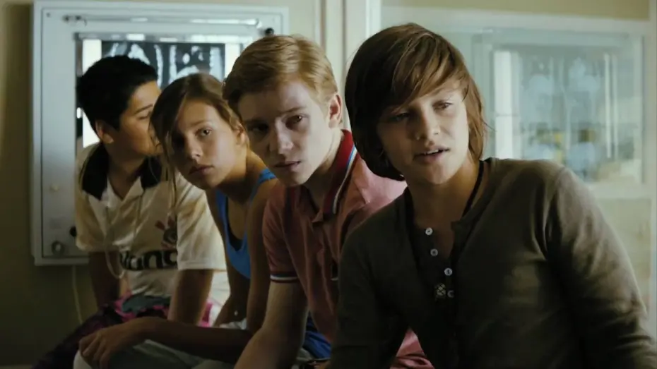 Видео к фильму Деревенские крокодилы 3 | VORSTADTKROKODILE 3 TRAILER -  APOLLO 3 SUPERHELDEN REMIX