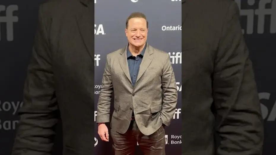 Видео к фильму Семья в аренду | Brendan Fraser Arrives At TIFF
