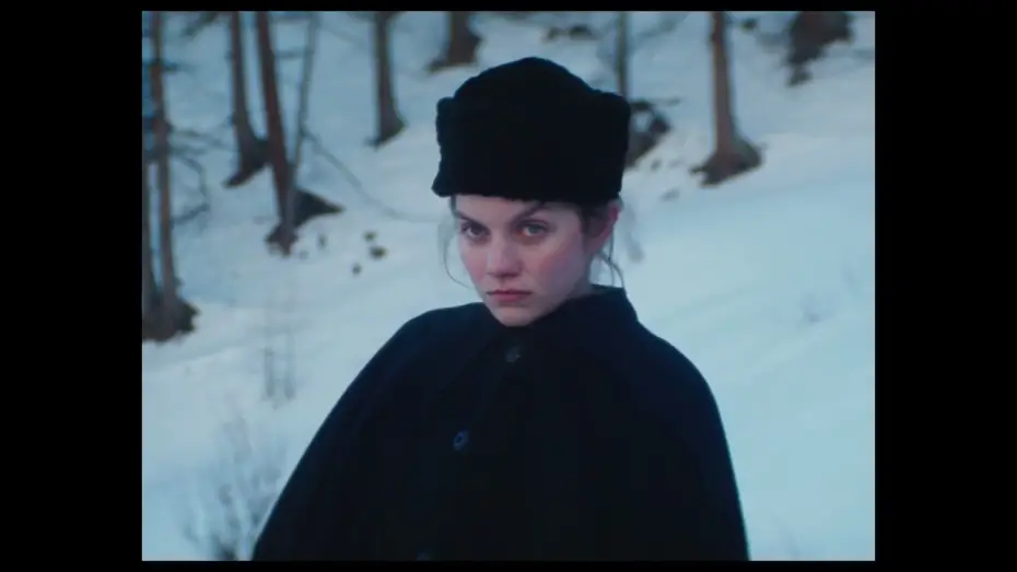 Видео к фильму Девушка в снегах | Trailer "L'Engloutie" de Louise H&eacute;mon