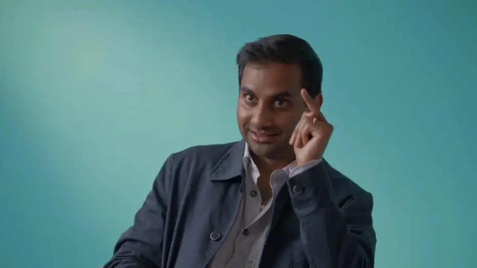 Видео к фильму Везунчики | Aziz Ansari Learns British Slang