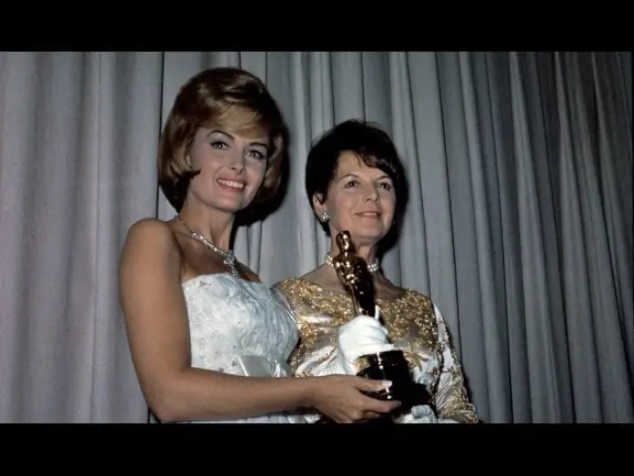 Видео к фильму Клеопатра | 8 1/2 and Cleopatra Win Costume Design: 1964 Oscars