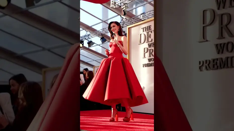 Видео к фильму Дьявол носит Prada 2 | In Theaters May 1