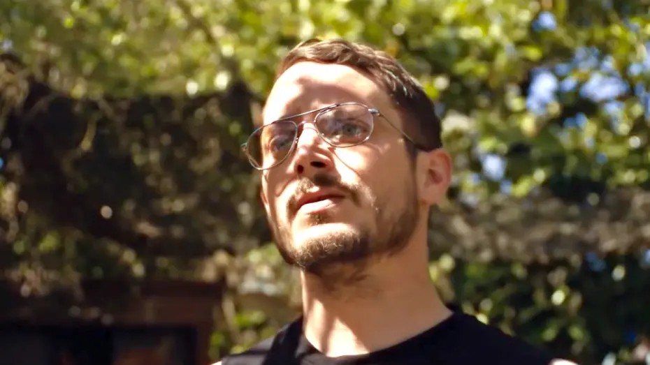 Видео к фильму В этом мире я больше не чувствую себя как дома | В этом мире я больше не чувствую себя как дома &mdash; Русский трейлер (2017)