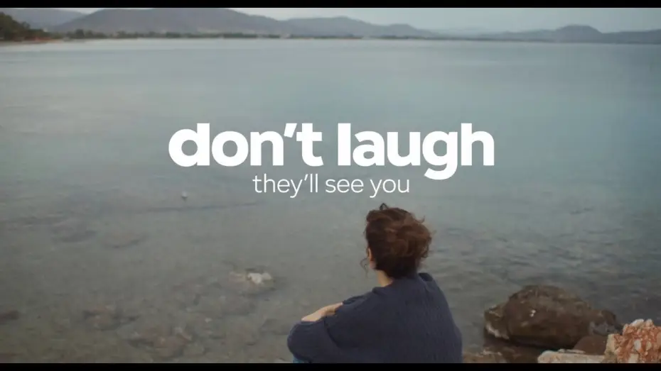 Видео к фильму &Mu;&eta; &gamma;&epsilon;&lambda;ά&tau;&epsilon;, &theta;&alpha; &sigma;&alpha;&sigmaf; &delta;&epsilon;&iota; &omicron; &kappa;ό&sigma;&mu;&omicron;&sigmaf; | "Don't Laugh They'll See You" trailer