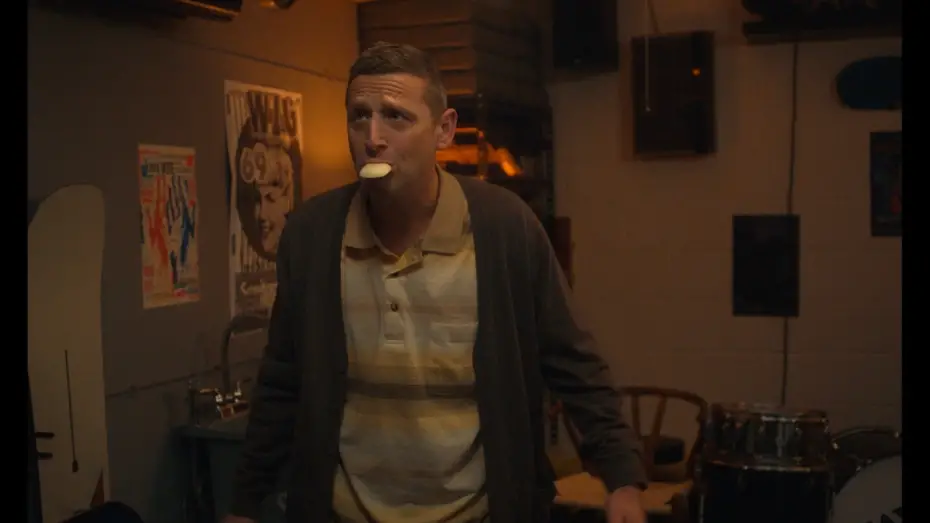 Видео к фильму Дружба | Craig Eats Soap in Extremely Cringe Moment