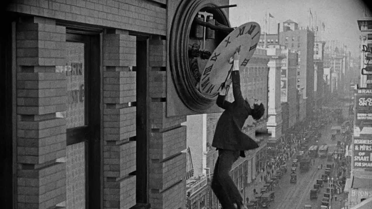 Видео к фильму Наконец в безопасности! | Harold Lloyd's SAFETY LAST! - U.S. Re-release Trailer