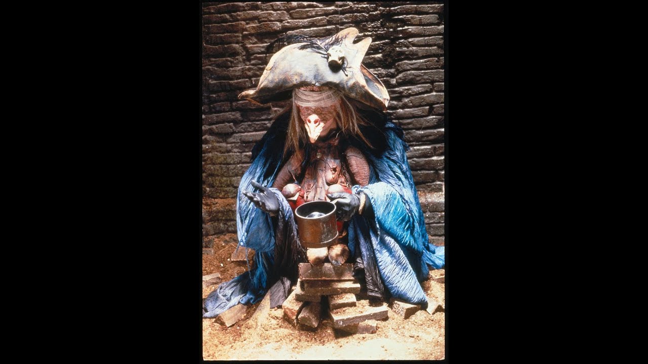 Видео к фильму Лабиринт | Blind Beggar Scene