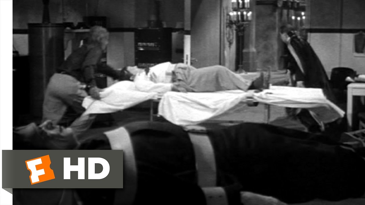 Видео к фильму Эбботт и Костелло встречают Франкенштейна | Abbott and Costello Meet Frankenstein (9/11) Movie CLIP - Do You Believe Me Now? (1948) HD