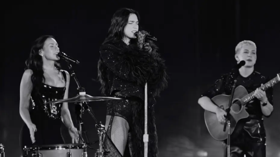 Видео к фильму Dua Lipa: Live From Mexico | Dua Lipa - These Walls (Live au Mexique)