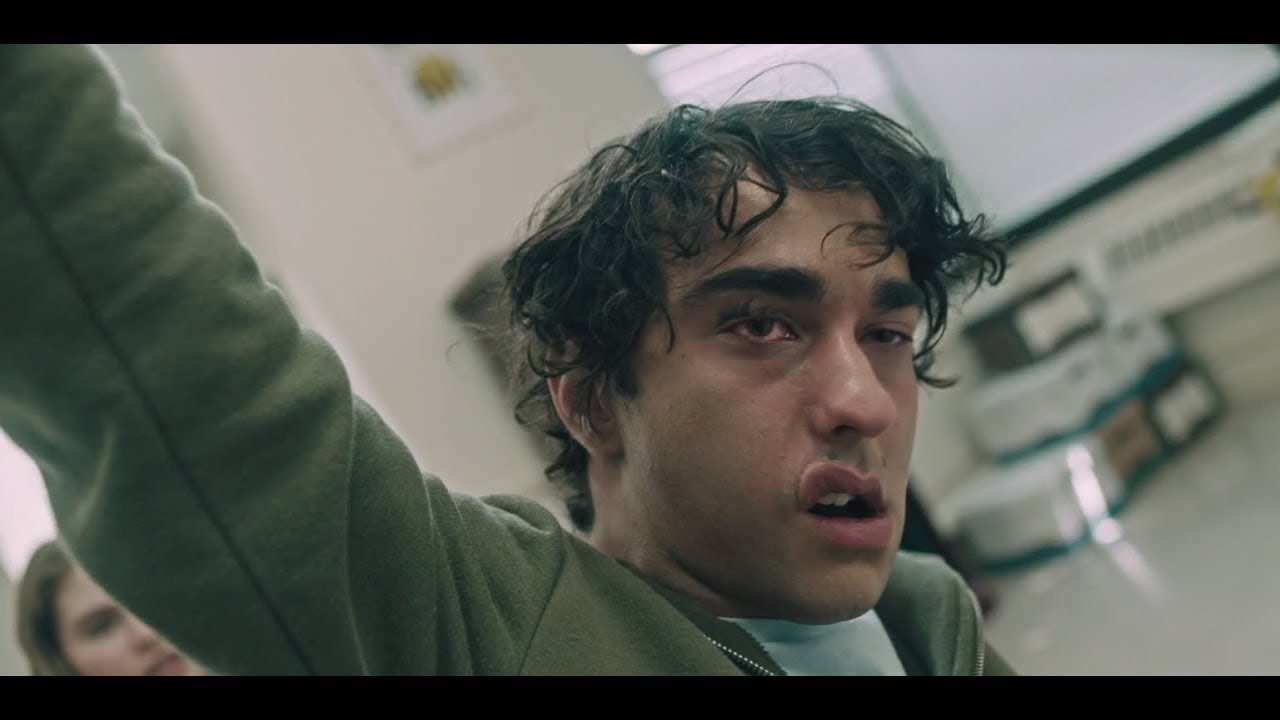 Видео к фильму Реинкарнация | Peter breaks his nose