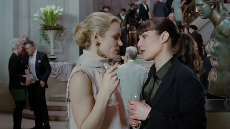 Видео к фильму Страсть | Official US Trailer