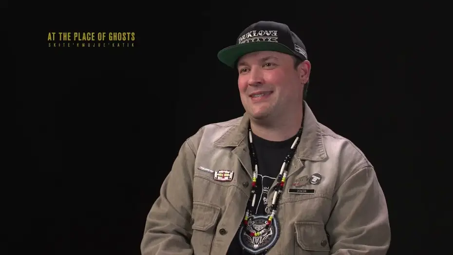 Видео к фильму Sk+te'kmujue'katik | Director Bretten Hannam Talks At the Place of Ghosts (Sk+te'kmujue'katik)