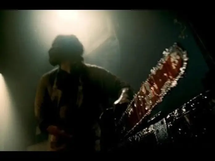 Видео к фильму Техасская резня бензопилой: Начало | La Matanza de Texas: El Origen (Trailer espa&ntilde;ol)