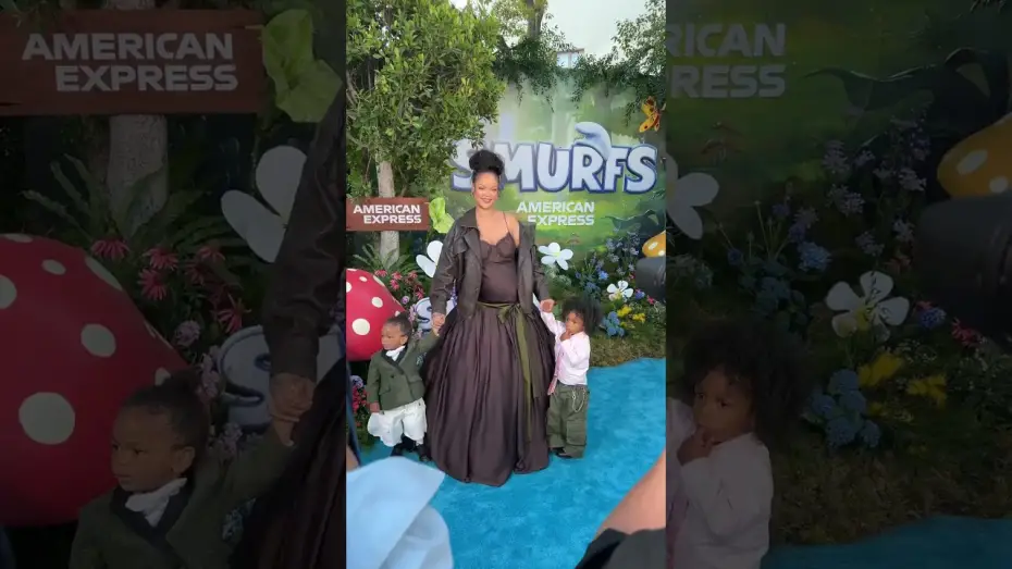 Видео к фильму Smurfs | Smurfette 💙 Mini Smurfs