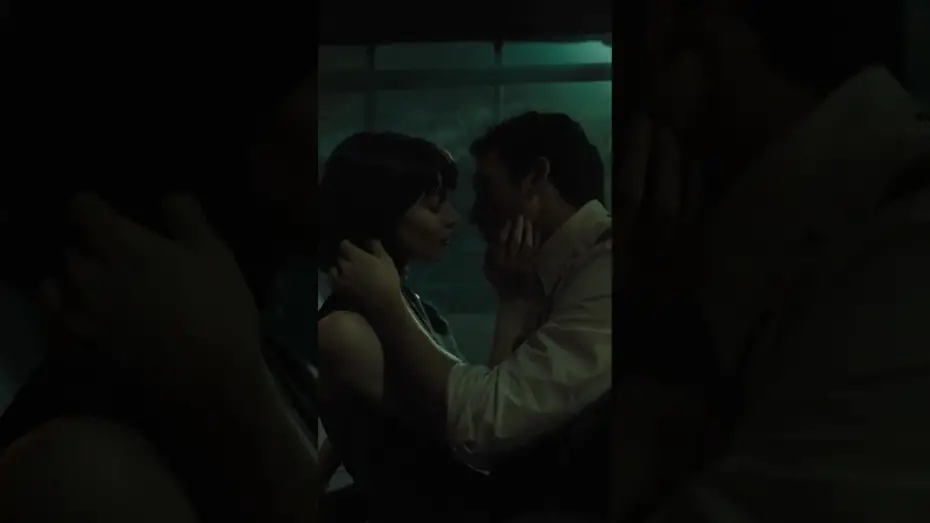 Видео к фильму Ущелье | They're spitting off the edge of the gorge.