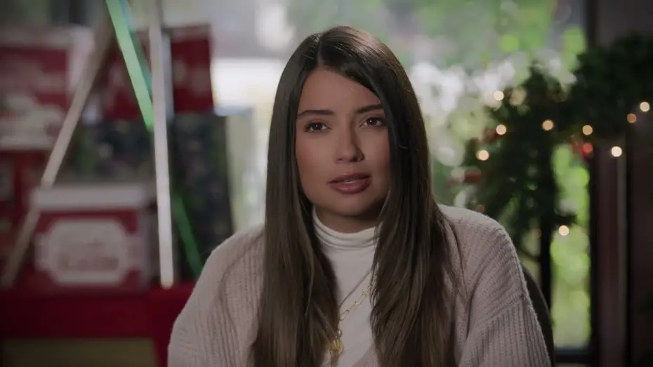 Видео к фильму It&rsquo;s Beginning to Look a Lot Like Murder | It's Beginning to Look a lot Like Murder (2022) | Trailer | Cristine Prosperi, Travis Burns