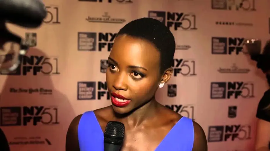 Видео к фильму 12 лет рабства | NYFF51: Lupita Nyong'o | "12 Years A Slave" Red Carpet