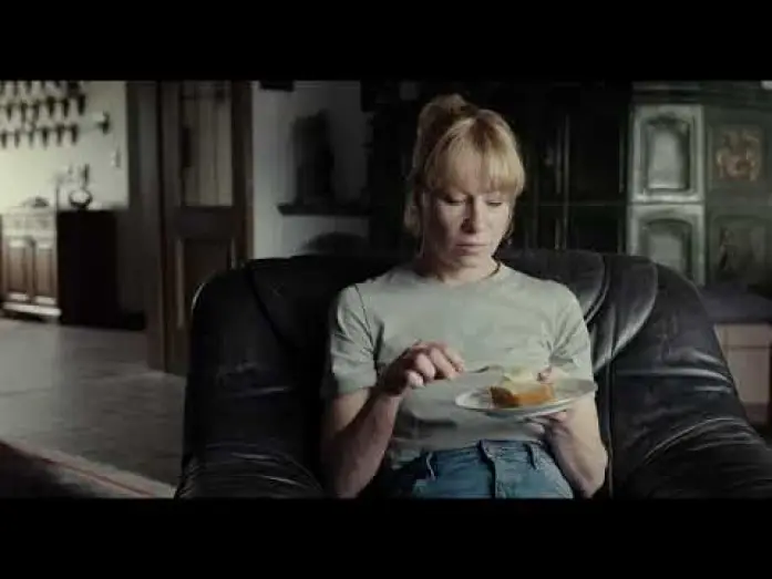 Видео к фильму Andrea l&auml;sst sich scheiden | Offizieller Teaser "Kuchen"