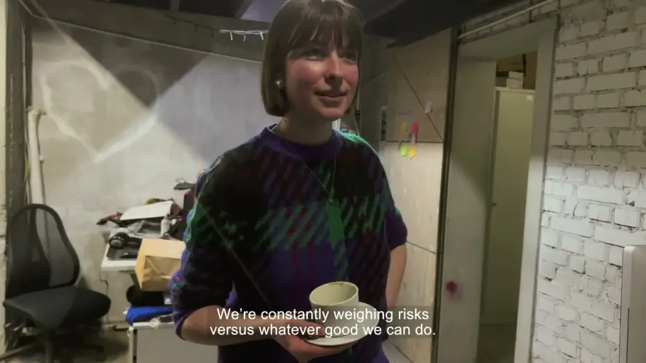 Видео к фильму Мои нежелательные друзья. Часть I: Последний воздух в Москве | Trailer | My Undesirable Friends: Part I &mdash; Last Air in Moscow | Julia Loktev