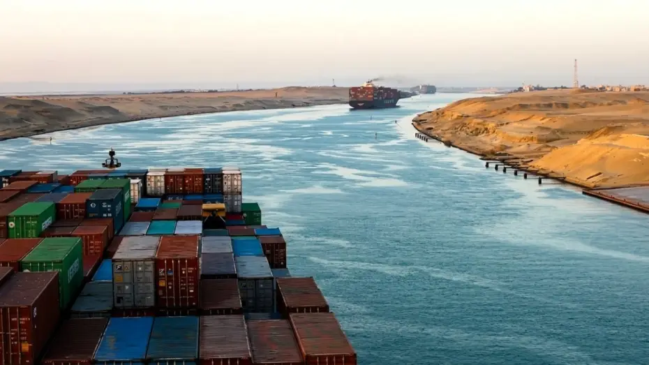 Видео к фильму Détroit d'Ormuz : la traversée du cargo géant Merete Maerks — Détroit d'Ormuz : la traversée du cargo géant Merete Maerks