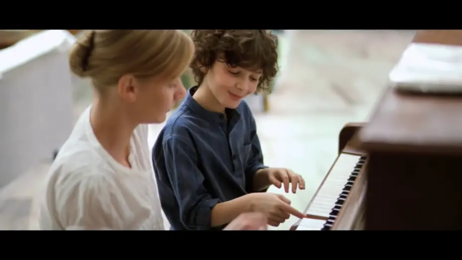 Видео к фильму Броуновское движение | BROWNIAN MOVEMENT - INTERNATIONAL TRAILER