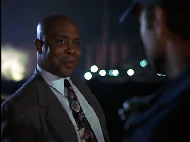 Видео к фильму На расстоянии удара | Striking Distance (1993) - Trailer