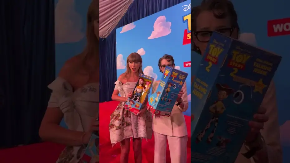 Видео к фильму История игрушек 5 | We knew it, we knew they&rsquo;d love these Jessie dolls!