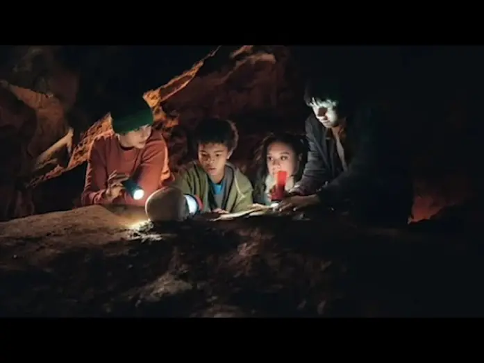 Видео к фильму Ночь в магазине ужастиков | Something's Coming