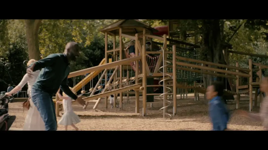 Видео к фильму Сотни улиц | Official US Trailer