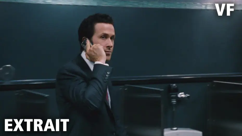 Видео к фильму Игра на понижение | THE BIG SHORT : LE CASSE DU SIECLE &ndash; Ryan Gosling, chaud comme la braise [Extrait - VF]
